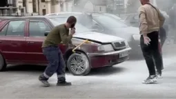 У Луцьку біля вокзалу загорілося авто (відео)