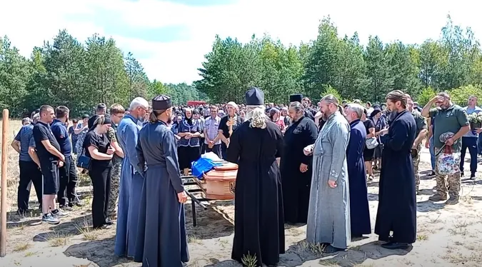 Понад два роки вважався зниклим безвісти: на Волині попрощалися з Героєм Володимиром Величком (фото)