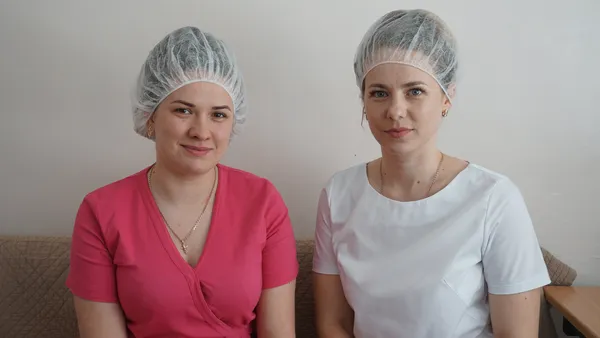 «Ми божевільні, ненормальні люди», або Які вони – будні луцьких медсестер (репортаж, фото 18+)