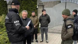 На Рівненщині московський піп виготовляв небезпечне вино (фото)