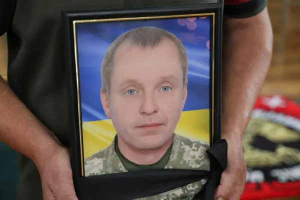 У Луцьку попрощалися із загиблим воїном Олексієм Бондарем