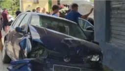 У Згоранах на Волині автівка на швидкості влетіла у зупинку: є постраждалі (відео)