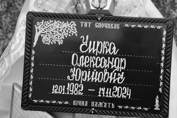 Луцьк попрощався з мужніми воїнами Олександром Чирком та Назаром Новосадом