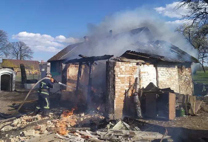 У пожежі на Волині загинула жінка: попередня причина – цигарки (фото)