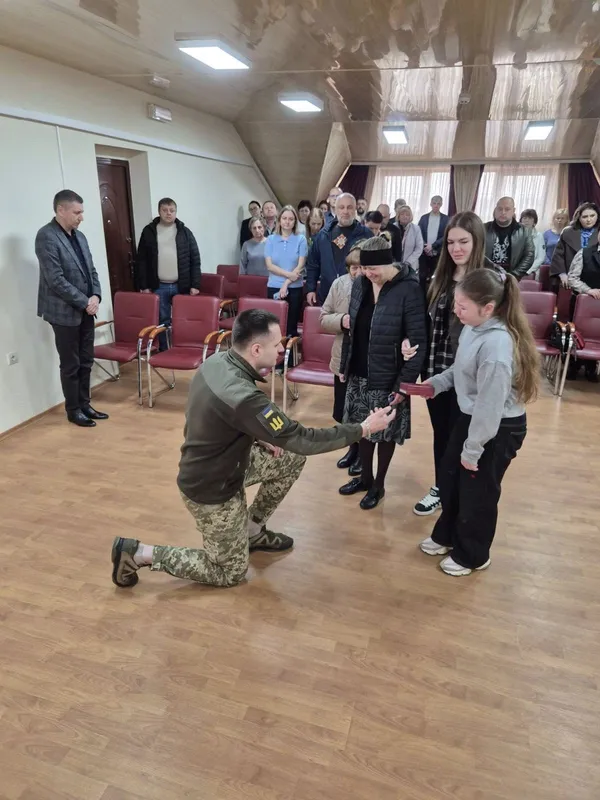 Родині полеглого воїна Дмитра Семенюка з Луцького району вручили його посмертну нагороду (фото)