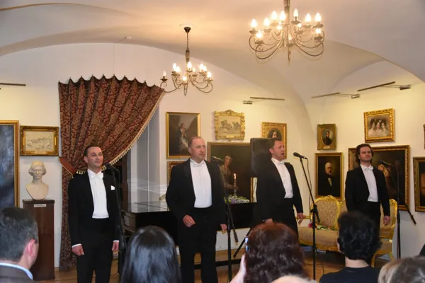 “Tenors BEL'CANTO” зачарували співом учасників культурно-мистецької акції “Ніч музеїв”