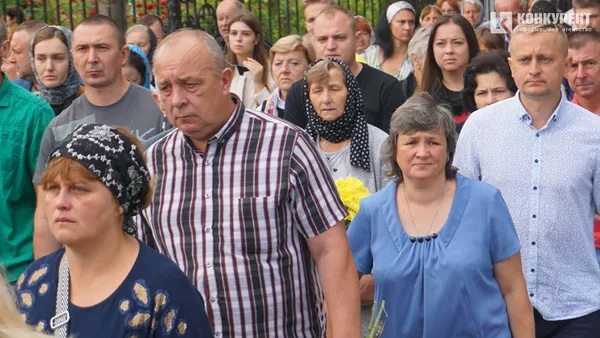 Луцьк у траурі: попрощалися із загиблим Героєм Валерієм Федюком (фото)