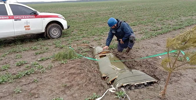 Вдома чекають дружина та двоє діток: луцький сапер Микола розміновує Донеччину (фото)