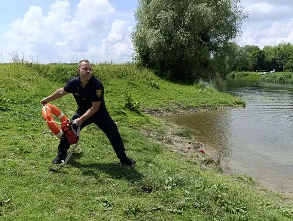 Волинські водолази спускалися під воду на глибину понад 5 метрів (фото)