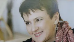 Посол Франції вручив орден письменниці родом із Луцька Оксані Забужко (фото)