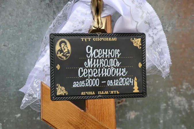 На Волині попрощались з Героєм Миколою Ясенюком (фото)