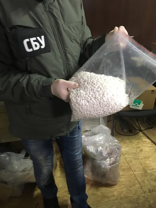Подружжя з Волині «засвітилося» у наркобізнесі: постачали психотропи (фото)