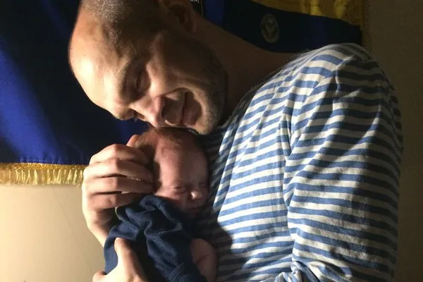 Андрія Серганчук з новонародженим сином