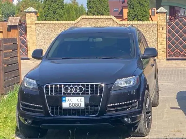Біля Луцька викрали Audi Q7: крадіїв зафіксували камери (фото, відео)