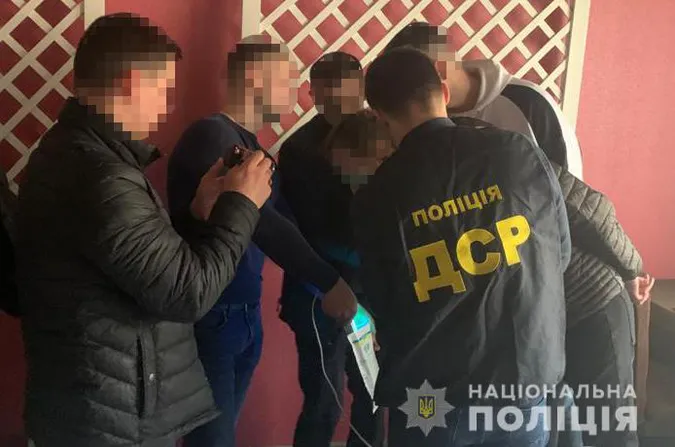 У Луцьку «на гарячому» взяли хабарника з Управління Держпраці (фото)