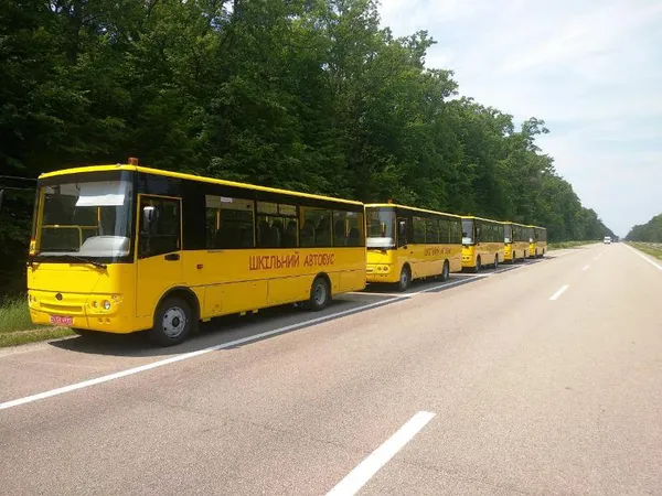 Із Луцька на Житомирщину відправили п’ять шкільних автобусів (фото)