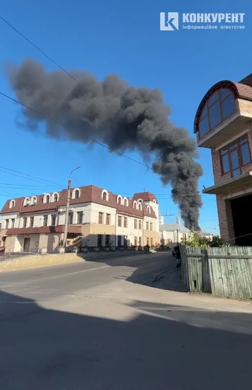 Над Луцьком здійнявся величезний стовп диму: що коїться