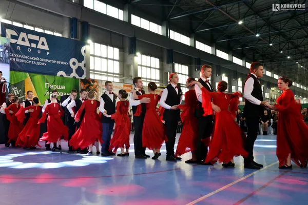 У Луцьку відбувся бал для дітей та молоді з інвалідністю (фото)