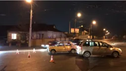 У Луцьку – аварія на перехресті: не розминулися ВАЗ і Opel (фото)