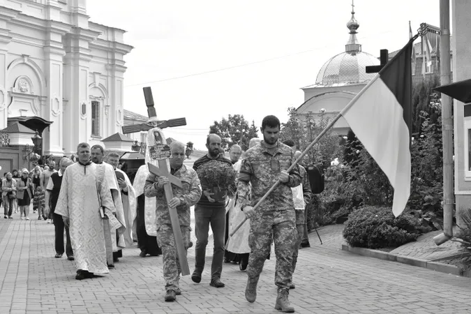 У Луцьку попрощалися із загиблим на Миколаївщині Ігорем Дуплієм (фото)