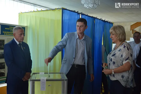 Як обирали нову голову Волиньради та хто потрапив «під роздачу» Кварцяного