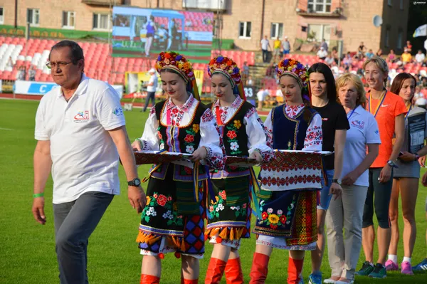 Яскраві фінали та виконані нормативи: у Луцьку продовжують змагатися легкоатлети (фото)