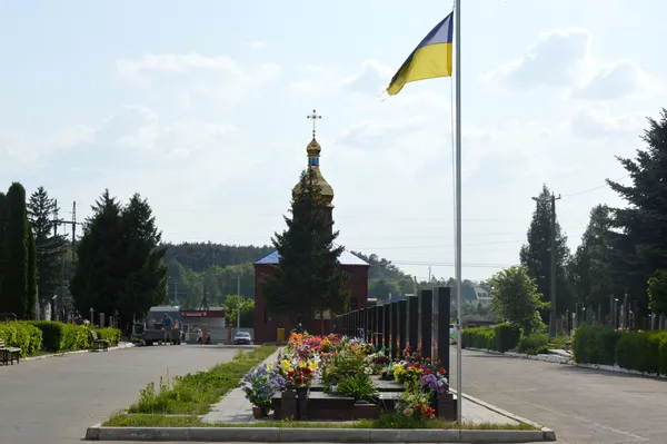 Храм для всіх: історія будівництва церкви на кладовищі в Гаразджі (фото)