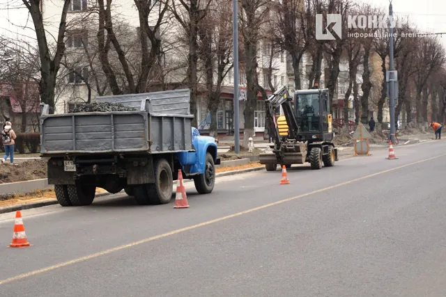 Війна війною, а ремонт за розкладом: що коїться на проспекті Волі у Луцьку (фото)