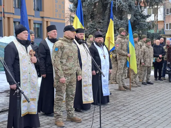 Мріяв показати доньці мирний Київ: у Ковелі поховали Героя Василя Оришкевича (фото)