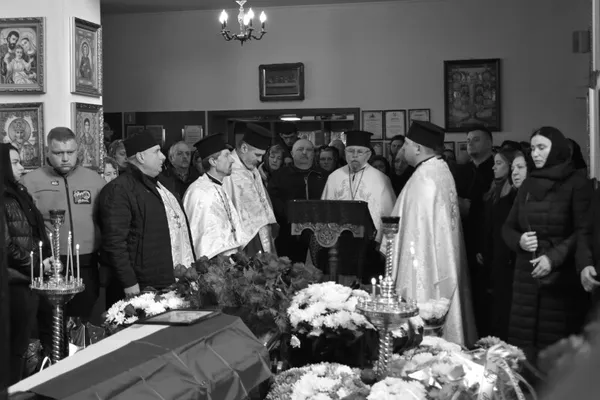 У Луцьку попрощалися із загиблим на Донеччині Андрієм Кінахом (фото)