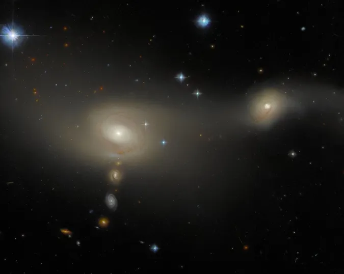 Hubble показав інтерактивну систему галактик у сузір'ї Мікроскоп