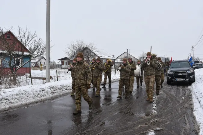 У Луцькій громаді попрощалися з Героєм Миколою Мандзюком (фото)