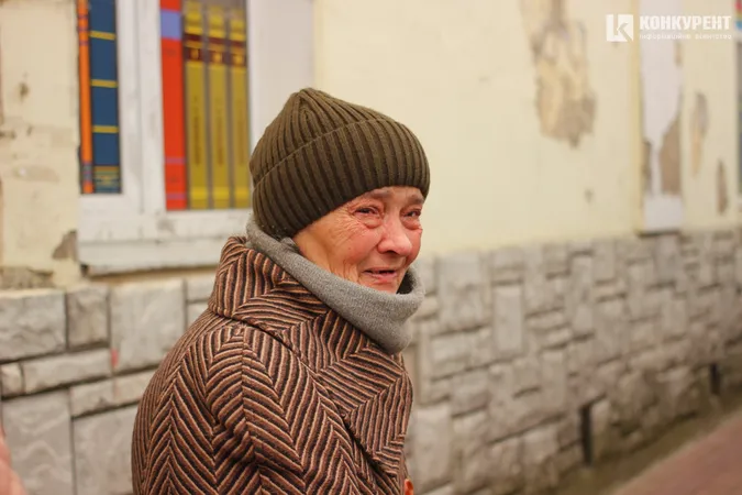 Квіти та сотні людей: у Луцьку вшанували пам'ять героїв Небесної Сотні (фото, відео)