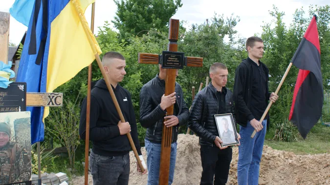 Врятував побратима ціною власного життя: на Волині попрощалися з воїном Андрієм Лавренчуком (фото)