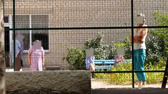 Побиття, фіксація мотузками й прострочені ліки: що відбувається у волинській психлікарні (відео)