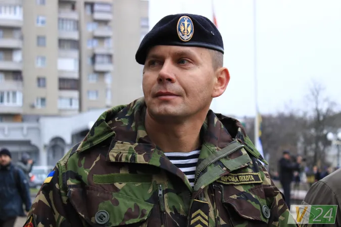Луцьк: підняли прапор на підтримку військовополонених (фото)