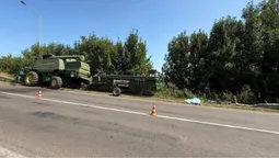 Комбайн наїхав на велосипедистку: повідомили деталі смертельної ДТП на Волині (фото)