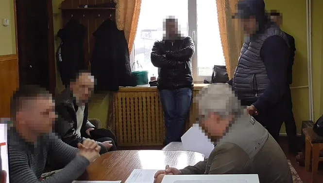 На Волині кримінальні авторитети провели у виправній колонії «сходку» (фото) оновлено