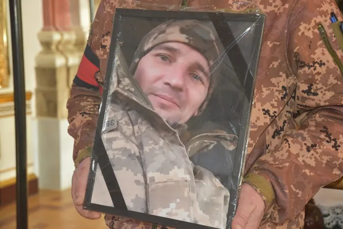 У Луцьку попрощалися із загиблим на Донеччині Віталієм Майсузенком (фото)