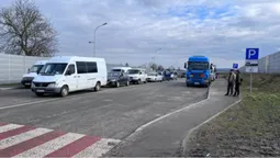 Заблокований «Устилуг»: що кажуть водії та прикордонники (відео)