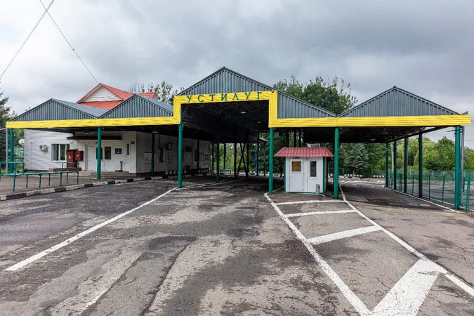 Перед ПП «Устилуг» – величезна черга з автомобілів: що там коїться