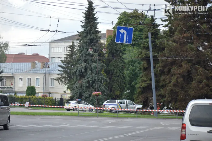 Захоплення заручників у центрі Луцька: що відбувається на місці (ФОТО)