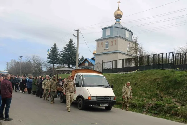 На Волині провели в останню дорогу Героя Олександра Горотя