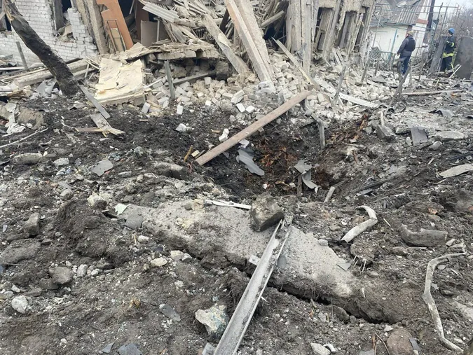 Внаслідок удару по Запоріжжю постраждали четверо: 14 дівчинка – у важкому стані (фото)