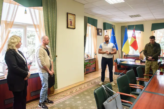 Рідним загиблих бійців з Луцька передали їхні нагороди (фото)