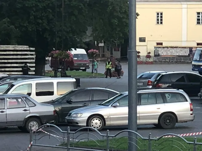 З'явилося відео, як троє заручників виходили з автобуса