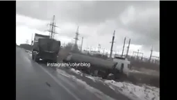 На Волині фура злетіла з дороги (відео)