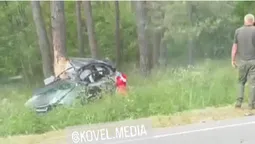Авто врізалось у дерево: на Волині у ДТП загинув 20-річний водій (фото)