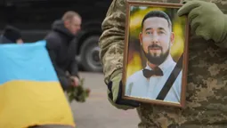 У Володимирі попрощалися із загиблим 34-річним майором Сергієм Гулаковим (фото)