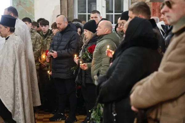 У Луцьку попрощалися з загиблим на війні відомим спортсменом Олексієм Бондаренком (фото)